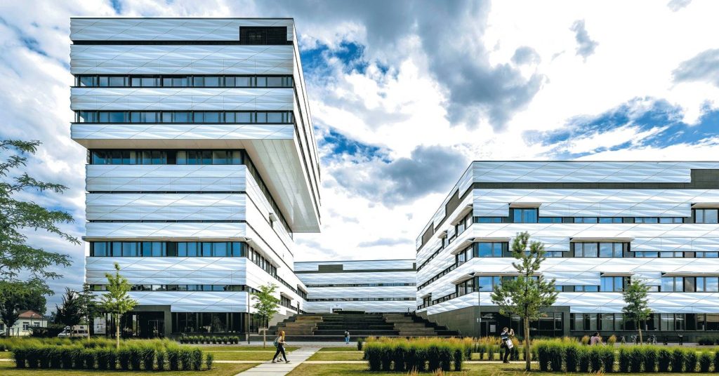 ĐẠI HỌC QUỐC TẾ SCHILLER  (SCHILLER INTERNATIONAL UNIVERSITY – SIU)